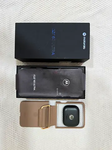 Brand new moto razr ultra 60 512gb/16gb UAE version for sale under warranty.