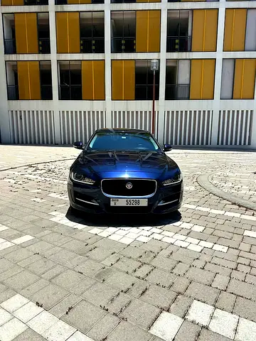 2019 Jaguar XE 照片 2