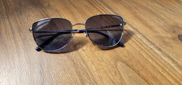 Hailey bieberxVogue Silver metal-frame sunglasses – like new condition