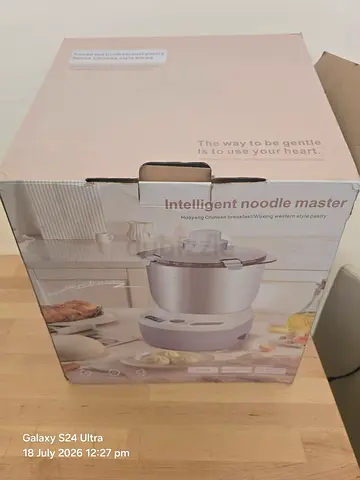 Kitchen noodle/pasta maker - like new in box