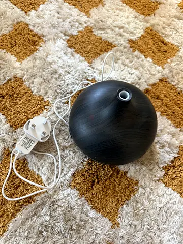 Essential Oil Diffuser (+oil)