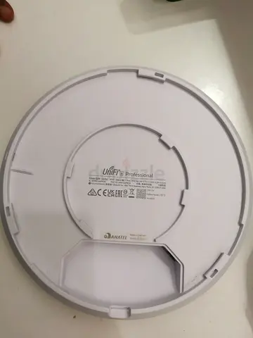 Ubiquiti UniFi Pro Access Point (ceiling mount) - used