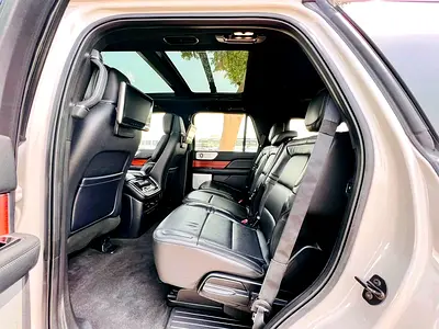 صورة 13 لـ 2019 Lincoln NAVIGATOR