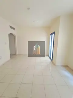 CLOSE KITCHEN _BIG apartment UNFURNISHED//_6 AUGUST AVAILABLE// NEAR PARK & KACHA PARKING CORNIS