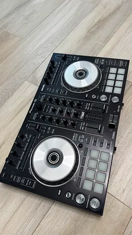 Pioneer DDJ SR2 w/ FREE Magma Carrying Case + Pioneer DJM250 MK2 Mixer