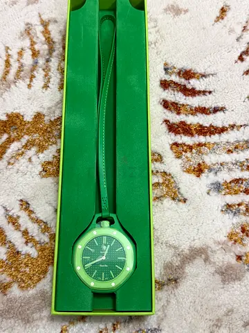 Swatch x ap royal pop