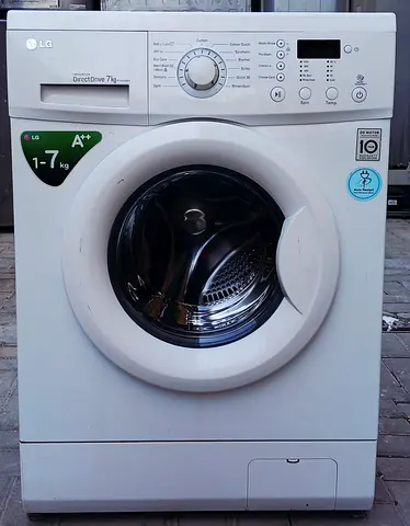Front load 7kg LG washing machine with good working condition