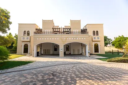 SPACIOUS 4BR+MAID | LANDSCAPED GARDEN | VACANT