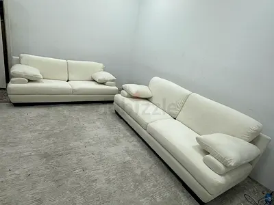 Looks great condition Natuzzi brand sofa set