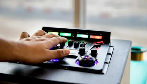 Compact audio mixer / DJ controller in good working condition