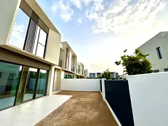 Hot Deal | Corner Backing Park