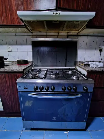 Used freestanding gas oven and stove - good working condition