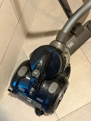Black+Decker 1408W bangles vacuum cleaner