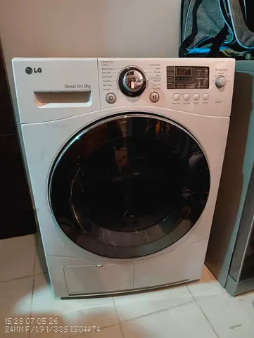LG dryer 9kg in very good condition ONLY 1100Aed