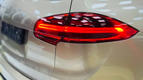 صورة 8 لـ 2015 Porsche CAYENNE