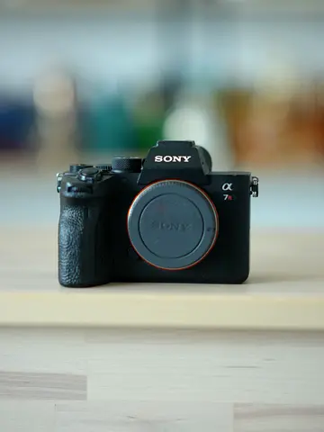 Sony Alpha 7R IV Mirrorless Camera Body with 61.0MP Sensor