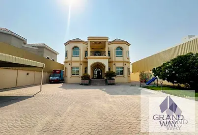Spacious Luxury Villa I Private Garden I Parking