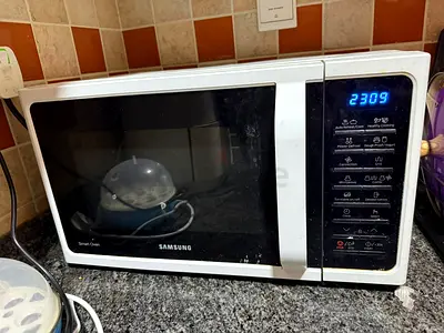 Samsung countertop microwave oven - used, working