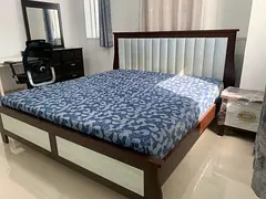Spacious Master Bedroom for Rent in Hamdan Street, Abu Dhabi – Prime City Location