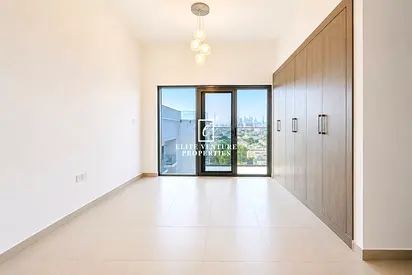 Bright & Modern Studio | Prime Location