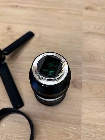 Used mirrorless camera lens (mount shown) - good condition