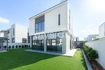 Landscaped | Single Row | Bright and Spacious