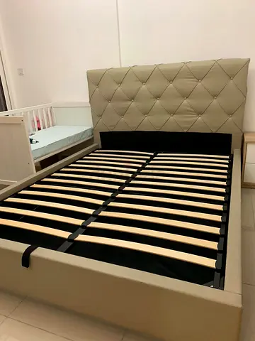 Hydrolic bed with mattress