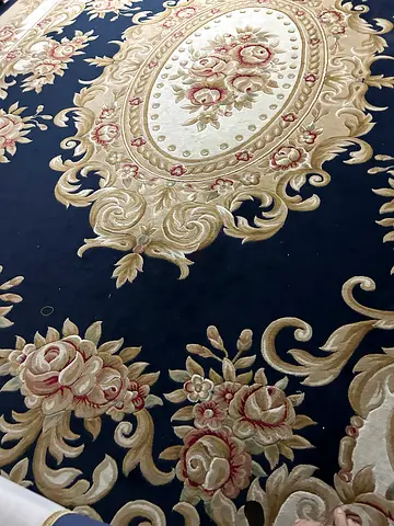 Large Classic Floral Persian-Style Rug — Good Condition 213X155