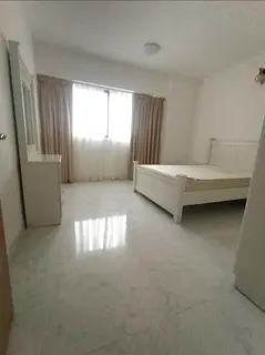 Master Room available near Financial metrostation.