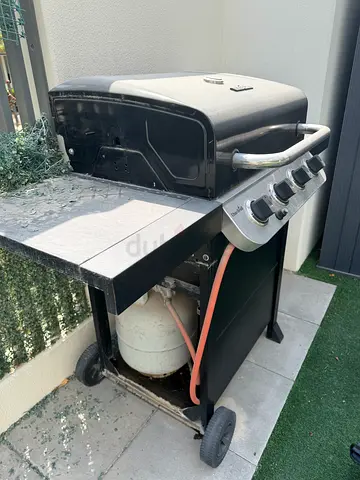 Used 3-burner Gas BBQ Grill on Cart with Side Shelf