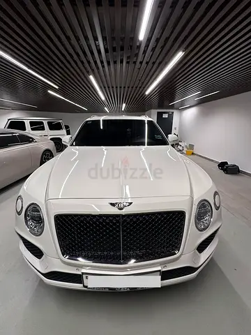 Bentley Bentayga 2019 Standard | GCC Specs | Luxury SUV
