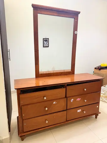 Dressing table