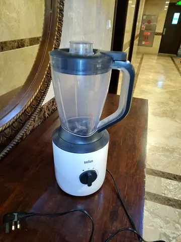 Braun countertop blender - compact, good working condition