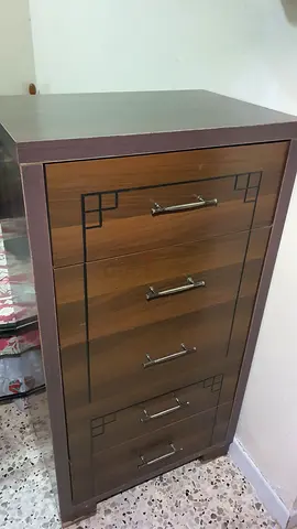 Wooden 5-Drawer Cabinet / Chest in Good Condition