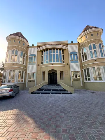 Luxury room available for rent