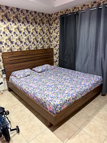 Wooden King size Bed with mattress in Good Condition