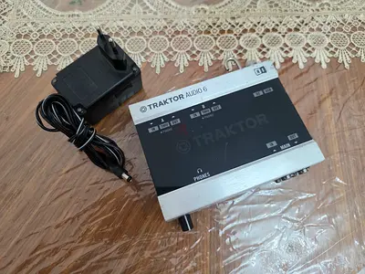 TRAKTOR AUDIO 6