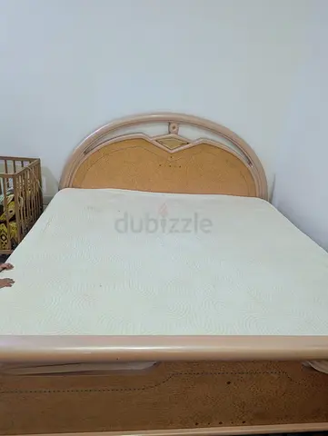 Bed set @ Wooden dresser with large mirror - good condition