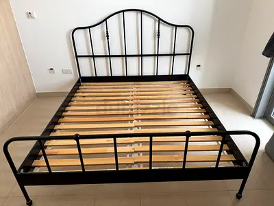 Ikea metal bed with base included 180x200cm