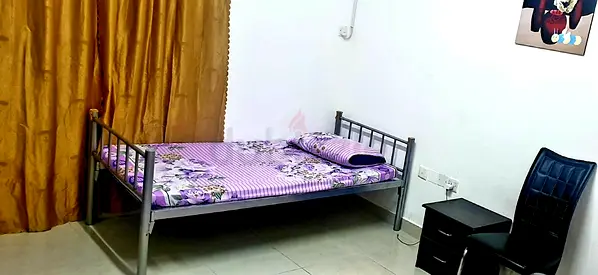 Bed space for lady