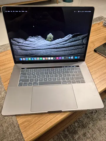 MacBook Pro 15” 2017 | i7 | 16GB RAM | 512GB SSD | Touch Bar