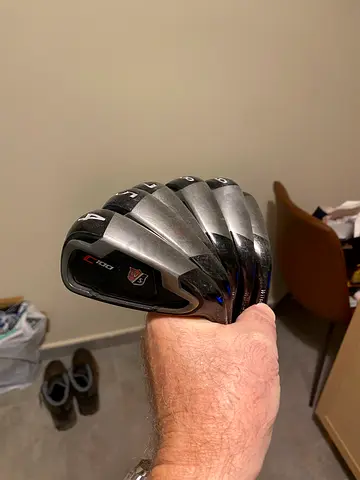 Set of Wilson G100 Golf Irons (4-PW) - Good Condition. Six iron is in my office, practice!!