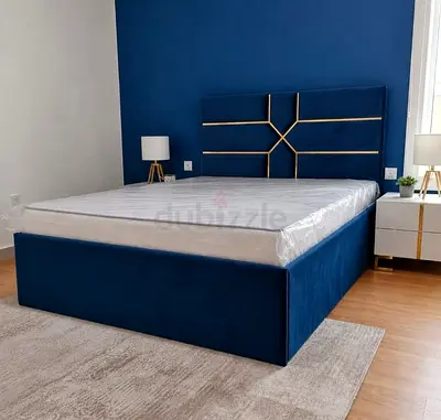 Brand new King size bed with Mattress aavaila