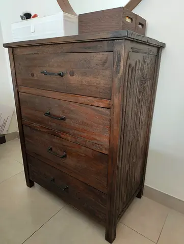 Pottery Barn Chest of 4 drawers