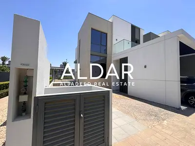 Vacant | Spacious Layout | Corner Unit