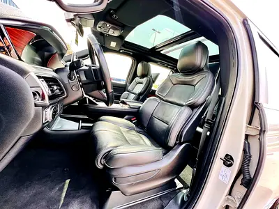 صورة 7 لـ 2019 Lincoln NAVIGATOR