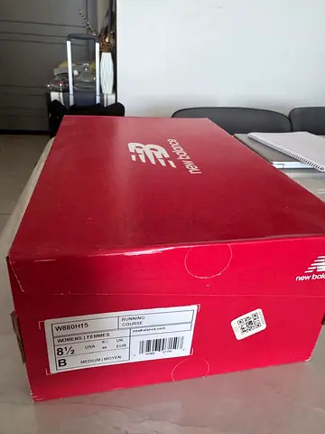 New Balance womens running shoes (boxed) - US 8.5