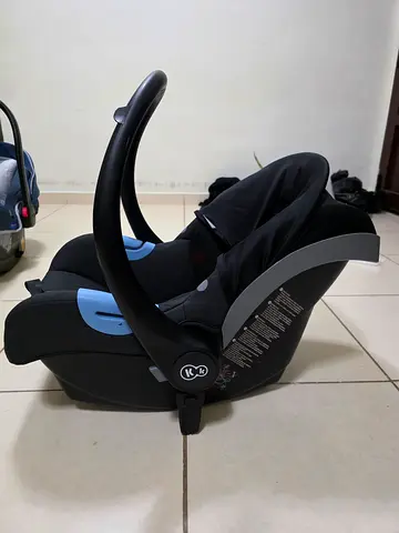 Baby car seat / infant carrier - good condition
