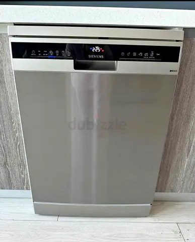 Siemens iQ300 dishwasher neat and clean perfect working
