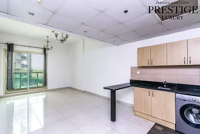 1BR | Unfurnished | Community View